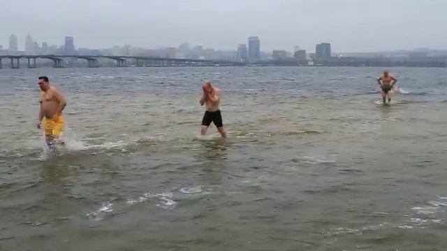 79 ноября: Крещение в Днепре смотреть онлайн