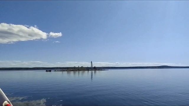 Метеор-048. Бескрайние просторы Онежского озера. Маяк и разбитый кораблик. Идём в Кижи. смотреть онлайн