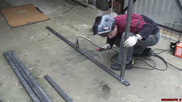 Мангал своими рукам с крышей, топкой, подказанником (Часть 1) смотреть онлайн