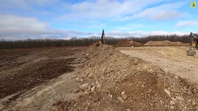 Строительство 8 этапа трассы Таврида. Земляные работы в районе полигона ТБО. Расчистка полосы отвод смотреть онлайн