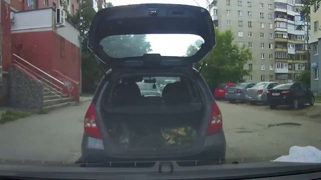 Сделайте репост, помогите найти негодяя смотреть онлайн