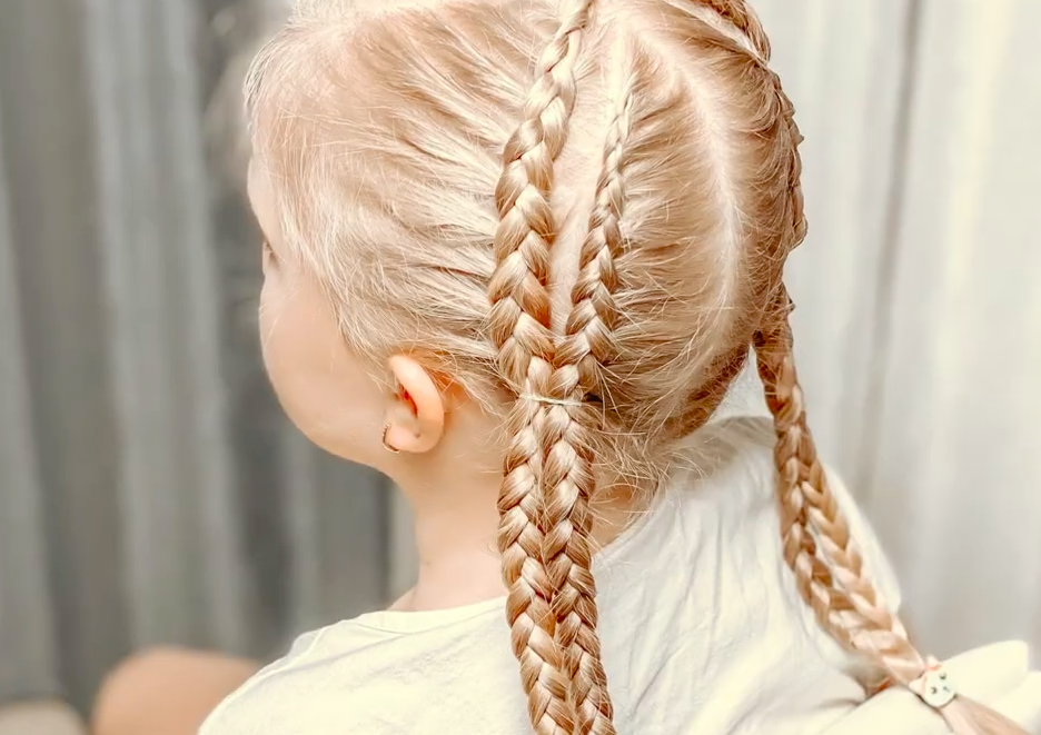 Двойная коса _ Прически для девочек.mp4 смотреть онлайн