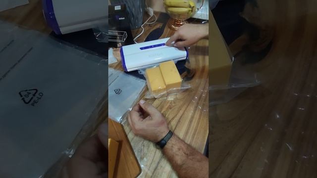 вакуумный упаковщик kitfort KT-1514-1 обзор, упаковка сыра @KITFORT @kitfort6601 @китфорт смотреть онлайн