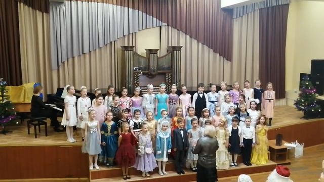 Яркая звездочка на небе горит. Рождество. смотреть онлайн