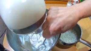 БЕЛКОВЫЙ крем НИКОГДА НЕ ТЕЧЁТ / Подробный РЕЦЕПТ БЗК на агаре / Olya konditer