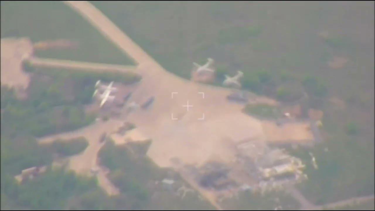 Поражение Искандером украинских истребителей МиГ-29 на авиабазе Авиаторское, уничтожение ЗРК С-300ПС смотреть онлайн