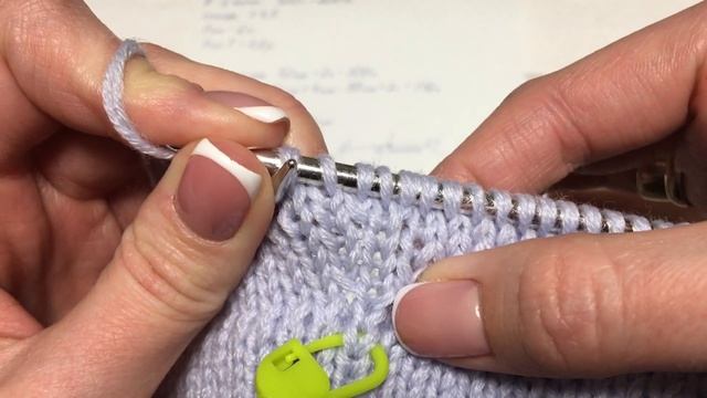 Детские штанишки спицами. Мастер-класс по вязанию. Штаны для девочки с ростком и ластовицей. смотреть онлайн