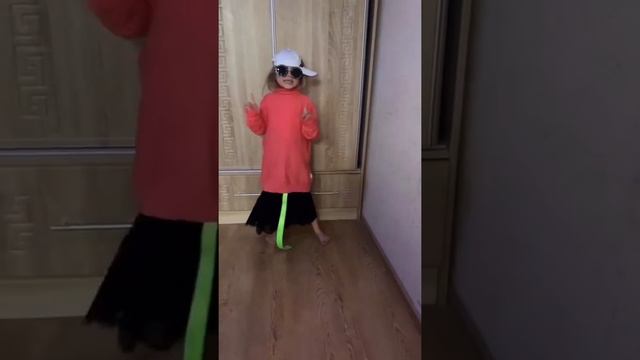 Прикольные танцы. Смешные танцы. смотреть онлайн