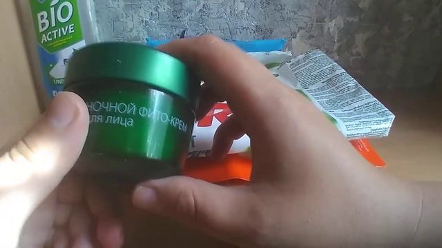 Пустые баночки / май 2022 смотреть онлайн