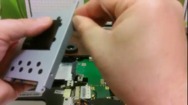 Замена HDD на SSD в старом ноутбуке ASUS k40ab. смотреть онлайн