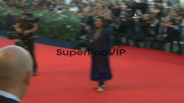 Mira Nair at The Reluctant Fundamentalist Premiere: Openi... смотреть онлайн