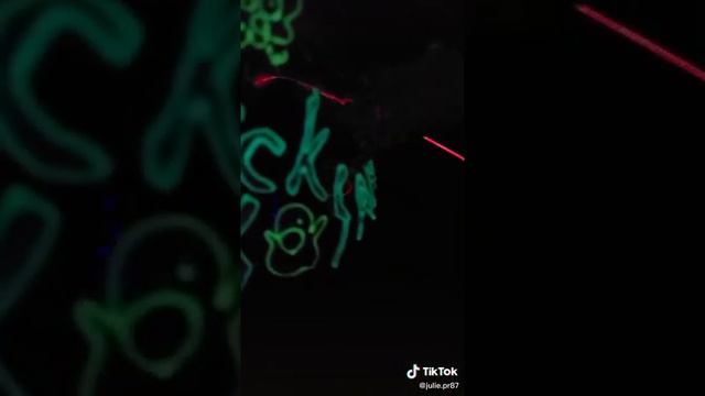 bong rick and morty glow in the night смотреть онлайн