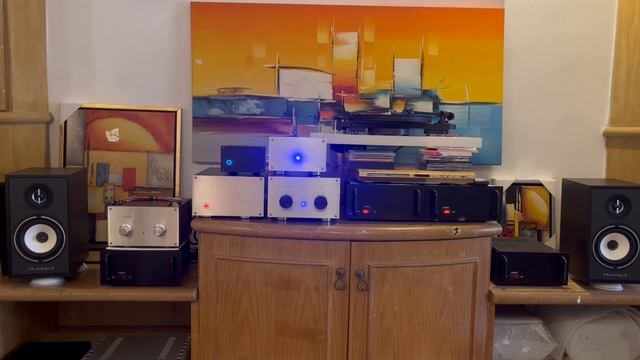Pro-Ject Elemental Turntable with Triangle BR02 Speakers смотреть онлайн