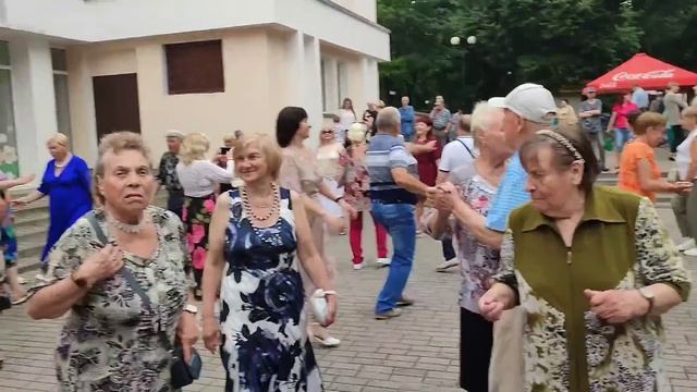 1.07.23г."Спрячь за Высоким забором ДЕВЧОНКУ"...в Гомельском парке...??? смотреть онлайн
