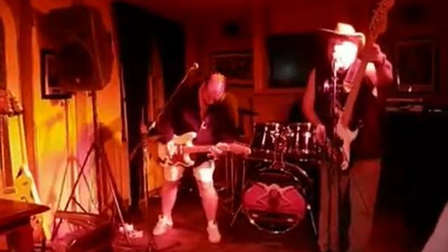 Mick Rutherford band - Hip shake Baby смотреть онлайн