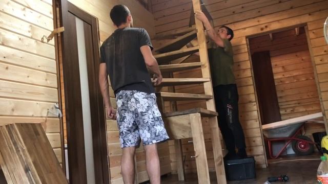 Лестница на 180 градусов с забежными ступенями сборка смотреть онлайн