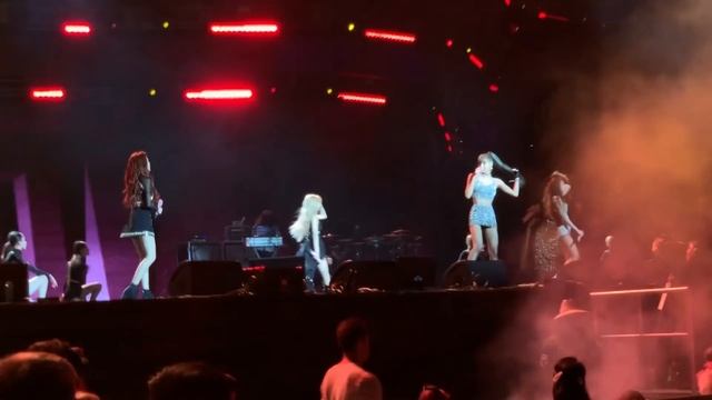 Blackpink - Playing With Fire @ Coachella Weekend 1 [Better Quality] смотреть онлайн