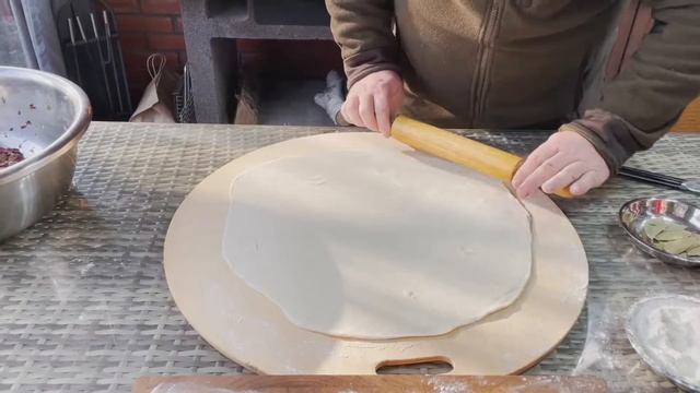 БЫВАЛЫЙ ГОТОВИТ ОТКРЫТЫЕ ПЕЛЬМЕНИ ИЗ КОСУЛИ. смотреть онлайн