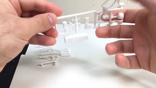 MPC: HONDA SUPER HAWK CB77 MOTORCYCLE 1/16 Scale Model Kit UNBOXING & REVIEW смотреть онлайн