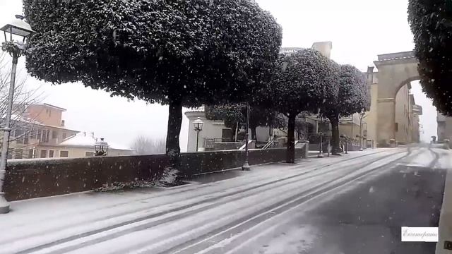 Италия. Тоскана. Кьянчано - Терме. Снегопад. смотреть онлайн
