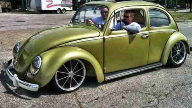 VW CUSTOM BUGS - VOLKSWAGEN BEETLE PIMPED смотреть онлайн