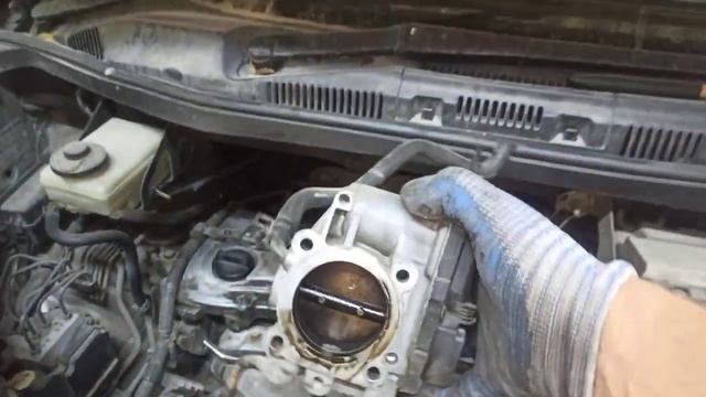 Toyota Noah D4 1AZ-FSE на холодную глохнет без педали газа. смотреть онлайн