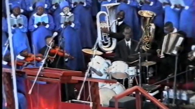 Rev P M Sibanda of AFMA, 2007 Camp Meeting 17 12 07 Part 1 смотреть онлайн