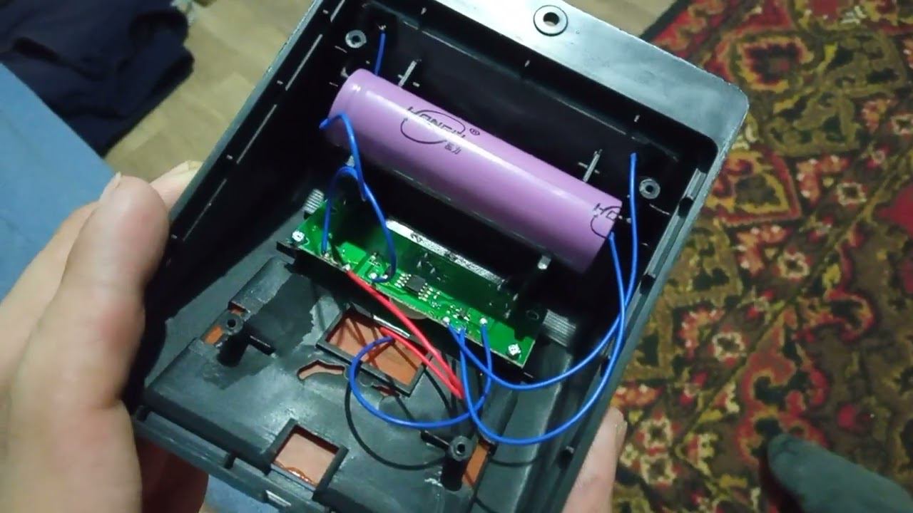 Уличный фонарь на солнечной батарее из магазина Светофор