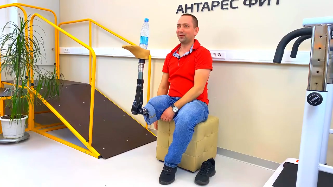 Поворотный адаптер для протеза бедра смотреть онлайн