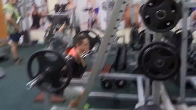Тренировка ног. Приседания смотреть онлайн