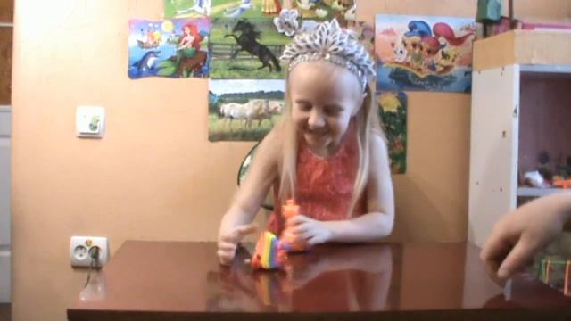 игра с заводными игрушками. смотреть онлайн