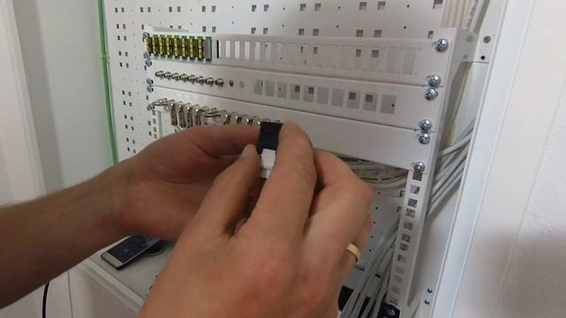 Слаботочный щит Quiterios смотреть онлайн