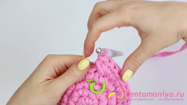 Подвесная корзинка-капелька из трикотажной пряжи. смотреть онлайн