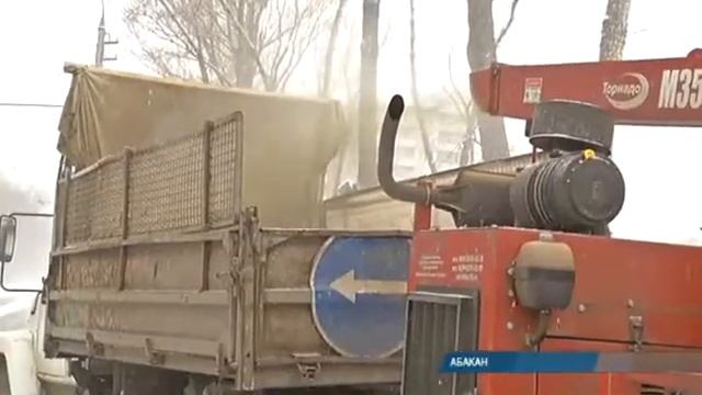 Праздник - в труху: в столице Хакасии утилизировали новогодние ели смотреть онлайн