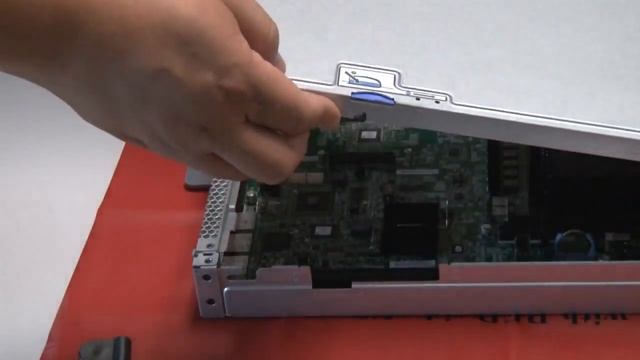 IBM NeXtScale nx360 M4 Removal Node Cover смотреть онлайн
