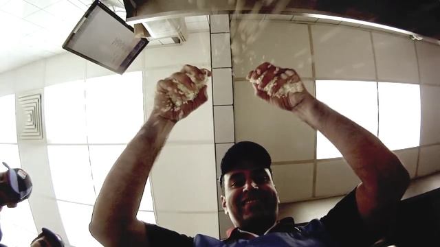 Pali the World's Fastest Pizza Maker смотреть онлайн