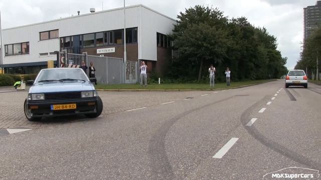 Toyota Corolla (AE86?) making sick donuts! смотреть онлайн
