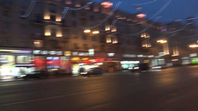 Вот вам вечерняя Тверская смотреть онлайн