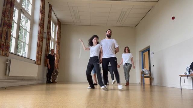 Going Down With Dabke (da2ten-two-hit) Finally Explained -شرح النزلة عالارض بالدبكة الدقتين بالتفصي