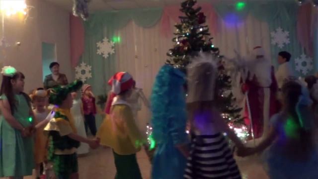 Новогодний утренник подготовительной группы 26 12 14г смотреть онлайн