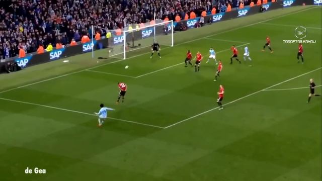 Impossible Goalkeeper Saves in Football смотреть онлайн