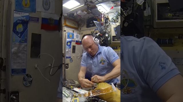 Убираем мусор после #завтрак на #МКС #космическаяеда #космос #ОлегАртемьев #космонавт смотреть онлайн