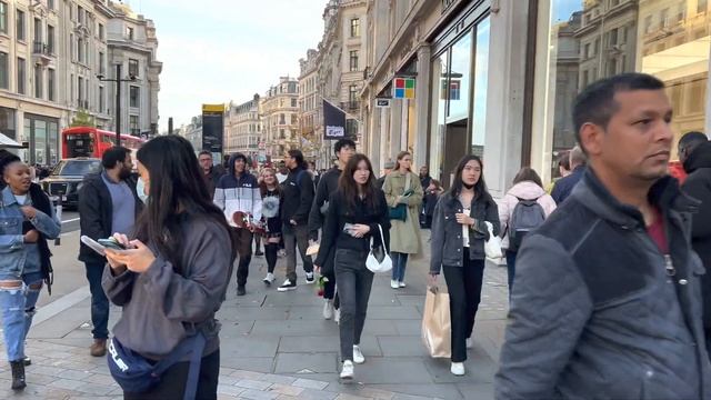 London’s Best Walking Tour ?? Oxford Street, Regent Street to PICCADILLY CIRCUS | 4K HDR walk смотреть онлайн