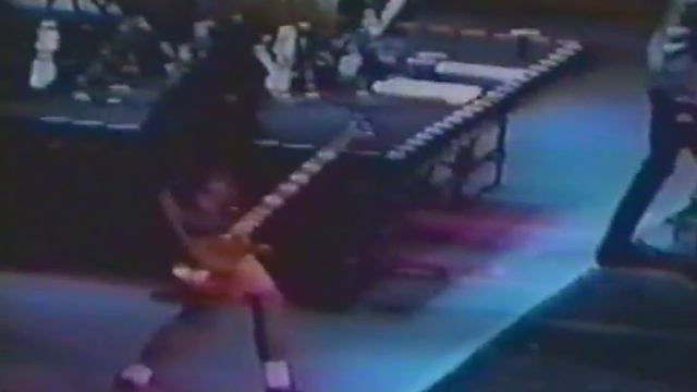 Alice in chains - Live at Keil Center 07/02/1996 (part 1) смотреть онлайн