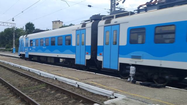 Вечерний электропоезд ЭП2Д-0119 прибывает на станцию Евпатория-Товарная [КЖД 2021] смотреть онлайн