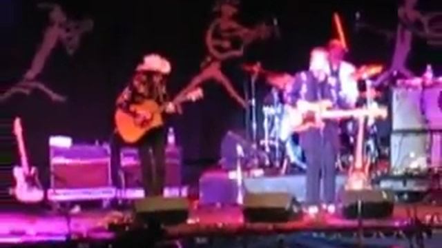 Marty Stuart - Stayin' Alive (Bee Gees) Country Version Edmonton Folk Fest смотреть онлайн
