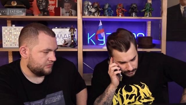 Юлику во время реакта позвонили из онлайн школы смотреть онлайн