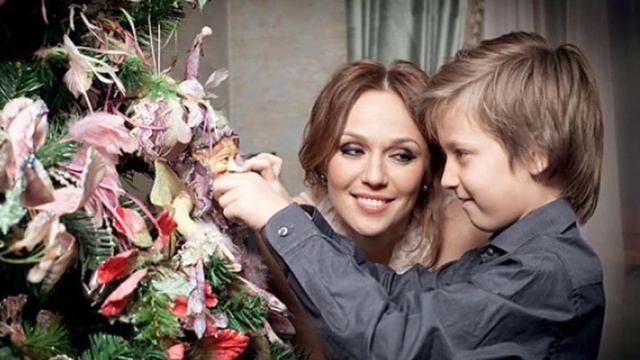Альбина Джанабаева не против завести четвертого ребенка от Валерия Меладзе смотреть онлайн