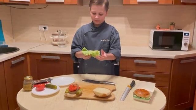 Батл: Домашний бургер VS вкусно и точка смотреть онлайн