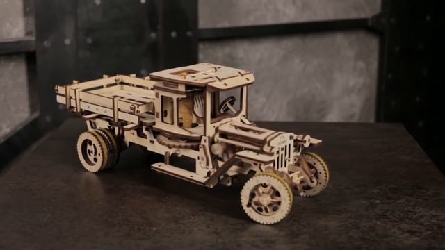 Механический конструктор 3D пазл Ugears — Грузовик UGM 11 420 деталей смотреть онлайн